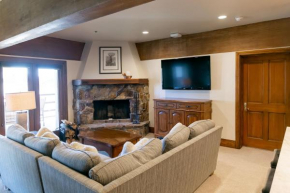 Luxury Four Bedroom Suite with Three Hot Tubs apartment hotel